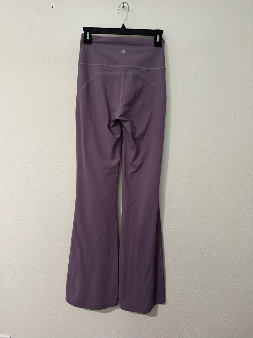 Lululemon Grove Super-High-Rise Flared Pant Size 6 - Picture 3 of 6